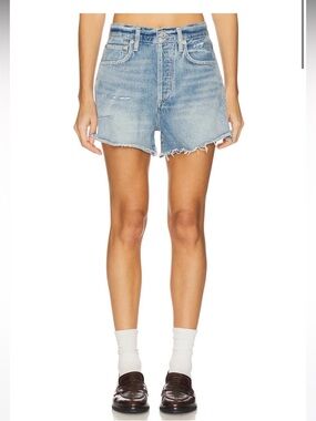 Marlow Vintage Short in Seltzer
Citizens of Humanity intentional Distress 26